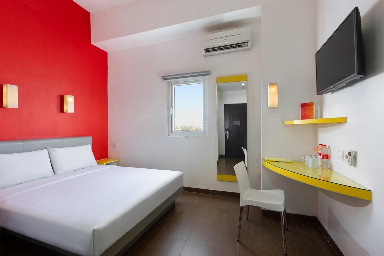Amaris Hotel Pemuda Semarang Exterior photo