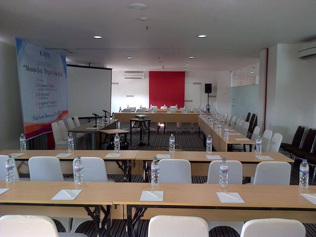 Amaris Hotel Pemuda Semarang Exterior photo